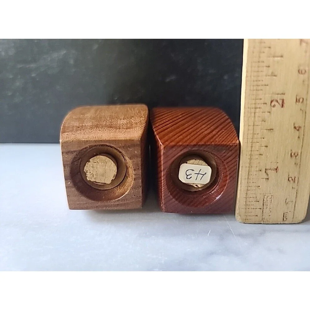 Nelson Farm Museum Souvenir Wooden Salt And Pepper Shakers Vintage, READ